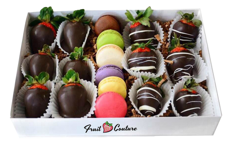 DIPPED STRAWBERRIES AND MACARON BOX SET